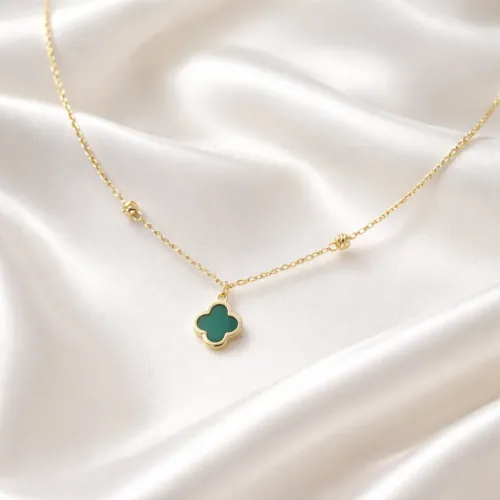 ELARIA CLOVER NECKLACE IN 18K GOLD ELARIA CLOVER NECKLACE IN 18K GOLD