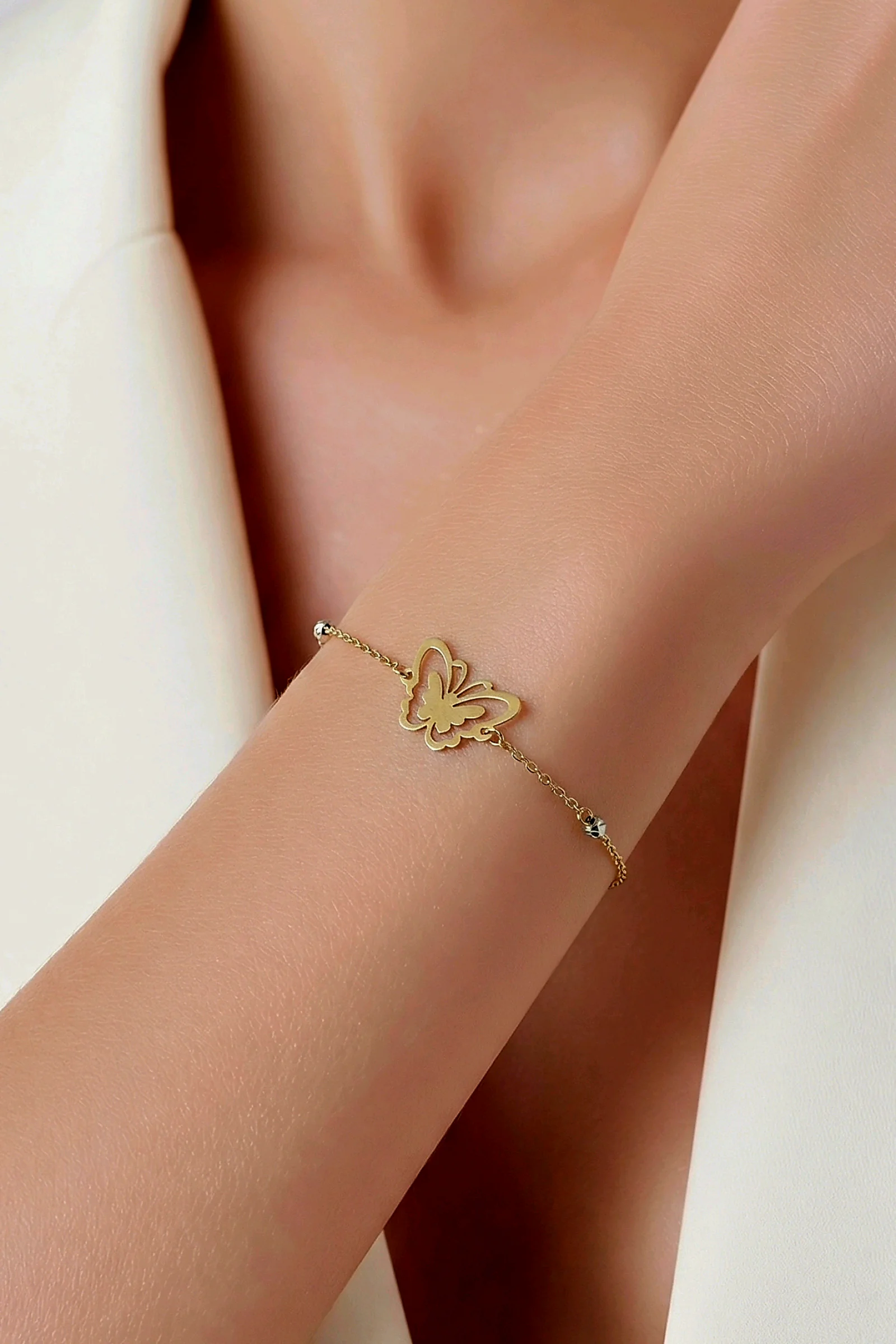 BUTTERFLY WHISPER – 18K GOLD BRACELET